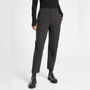Athleta Wander Hybrid Black Straight Leg Pant size 4 Ankle Stretch Pockets